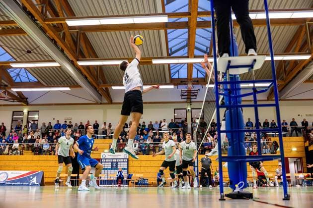 09.02.2025, GER, Volleyball, 2.BL Maenner Sued, Saison 2024 2025, Blue Volleys Gotha - Barock Volleys MTV Ludwigsburg Dominik Duchac (Blue Volleys Gotha) 99867 Gotha Sporthalle Sportanlage Ernesti Thüringen Deutschland