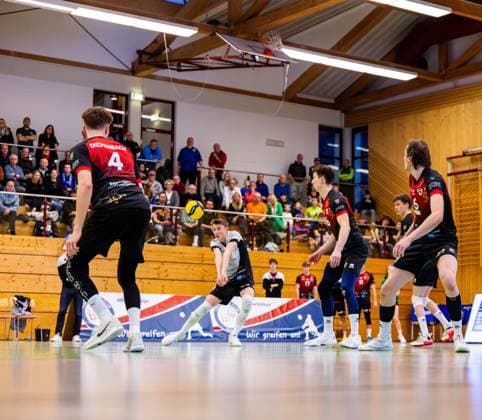 09.02.2025, GER, Volleyball, 2.BL Maenner Sued, Saison 2024 2025, Blue Volleys Gotha - Barock Volleys MTV Ludwigsburg Laurin Schiegl (Barock Volleys MTV Ludwigsburg) 99867 Gotha Sporthalle Sportanlage Ernesti Thüringen Deutschland