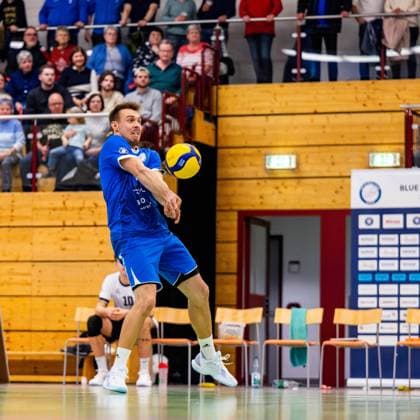 09.02.2025, GER, Volleyball, 2.BL Maenner Sued, Saison 2024 2025, Blue Volleys Gotha - Barock Volleys MTV Ludwigsburg Len Spankowski (Blue Volleys Gotha) 99867 Gotha Sporthalle Sportanlage Ernesti Thüringen Deutschland