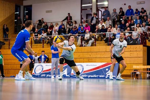 09.02.2025, GER, Volleyball, 2.BL Maenner Sued, Saison 2024 2025, Blue Volleys Gotha - Barock Volleys MTV Ludwigsburg Daniel Mark Ridings (Blue Volleys Gotha) 99867 Gotha Sporthalle Sportanlage Ernesti Thüringen Deutschland