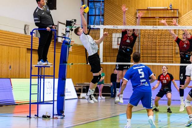 09.02.2025, GER, Volleyball, 2.BL Maenner Sued, Saison 2024 2025, Blue Volleys Gotha - Barock Volleys MTV Ludwigsburg Richard Werner (Blue Volleys Gotha) 99867 Gotha Sporthalle Sportanlage Ernesti Thüringen Deutschland