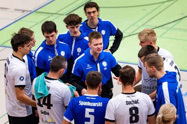 09.02.2025, GER, Volleyball, 2.BL Maenner Sued, Saison 2024 2025, Blue Volleys Gotha - Barock Volleys MTV Ludwigsburg Robert Werner (Blue Volleys Gotha) 99867 Gotha Sporthalle Sportanlage Ernesti Thüringen Deutschland