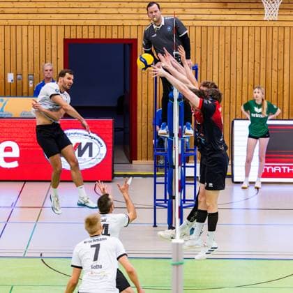 09.02.2025, GER, Volleyball, 2.BL Maenner Sued, Saison 2024 2025, Blue Volleys Gotha - Barock Volleys MTV Ludwigsburg Dominik Duchac (Blue Volleys Gotha) 99867 Gotha Sporthalle Sportanlage Ernesti Thüringen Deutschland