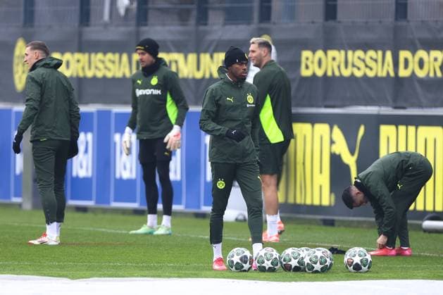 10.02.2025, Abschlusstraining zum UEFA Champions League Spiel zwischen Borussia Dortmund und Sporting Lissabon, Carney Chukwuemeka (Borussia Dortmund), Dortmund Trainingsgelände Borussia Dortmund NRW Deutschland xRHR-FOTO DEx Copyright: DennisxEwert RHR-FOTOx RHR-FOTO DE