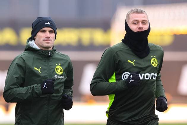 10.02.2025, Abschlusstraining zum UEFA Champions League Spiel zwischen Borussia Dortmund und Sporting Lissabon, v. l. Pascal Groß (Borussia Dortmund), Julian Ryerson (Borussia Dortmund), Dortmund Trainingsgelände Borussia Dortmund NRW Deutschland xRHR-FOTO DEx Copyright: DennisxEwert RHR-FOTOx RHR-FOTO DE