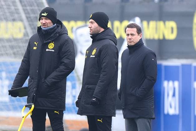 10.02.2025, Abschlusstraining zum UEFA Champions League Spiel zwischen Borussia Dortmund und Sporting Lissabon, Athletiktrainer Mathias Kolodziej (Borussia Dortmund), Geschäftsführer Lars Ricken (Borussia Dortmund), Dortmund Trainingsgelände Borussia Dortmund NRW Deutschland xRHR-FOTO DEx Copyright: DennisxEwert RHR-FOTOx RHR-FOTO DE