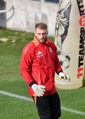 Michele Di Gregorio of Juventus FC during the 2024 2025 Champions League training at JTC Continassa on February 10, 2025 in Turin, Italy - ph Giuliano Marchisciano  Copyright: xGiulianoxMarchisciano IPAxSportx xipa-agency.netx xx IPA_53886983 IPA_Agency_IPA53886983