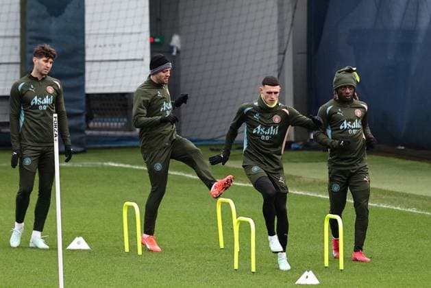 Sport Bilder des Tages UEFA Champions League Manchester City Training session Phil Foden of Manchester City and JÃ rÃ my Doku of Manchester City during the UEFA Champions League Manchester City Training session at Etihad Campus, Manchester, United Kingdom, 10th February 2025 (Photo by Mark Cosgrove News Images) Manchester Etihad Stadium Manchester United, ManU Kingdom Copyright: xMarkxCosgrove NewsxImagesx