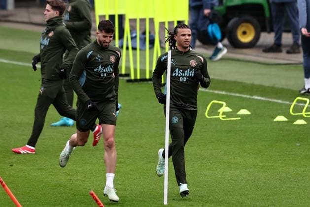 UEFA Champions League Manchester City Training session Ruben Dias of Manchester City and Nathan AkÃ of Manchester City during the UEFA Champions League Manchester City Training session at Etihad Campus, Manchester, United Kingdom, 10th February 2025 (Photo by Mark Cosgrove News Images) Manchester Etihad Stadium Manchester United, ManU Kingdom Copyright: xMarkxCosgrove NewsxImagesx