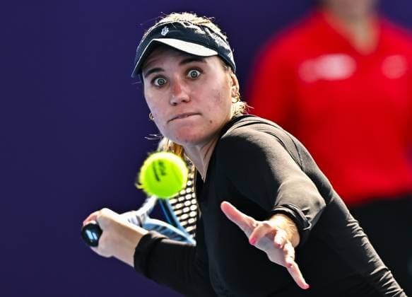 Sport Bilder des Tages WTA, Tennis Damen QATAR OPEN TENNIS TOURNAMENT ROUND OF 64 Sofia Kenin of the United States competes in her round of 64 match against Ashlyn Krueger of the United States during the WTA Qatar TotalEnergies Open 2025 tennis tournament at the Khalifa International Tennis Complex in Doha, Qatar, on February 10, 2025. Copyright: xNOUSHADx