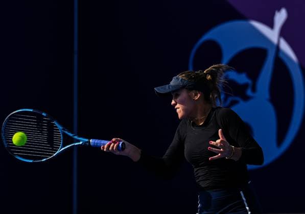 WTA, Tennis Damen QATAR OPEN TENNIS TOURNAMENT ROUND OF 64 Sofia Kenin of the United States competes in her round of 64 match against Ashlyn Krueger of the United States during the WTA Qatar TotalEnergies Open 2025 tennis tournament at the Khalifa International Tennis Complex in Doha, Qatar, on February 10, 2025. Copyright: xNOUSHADx