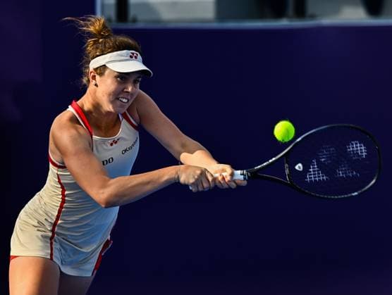 WTA, Tennis Damen QATAR OPEN TENNIS TOURNAMENT ROUND OF 64 Linda Noskova of Czech Republic competes in her round of 64 match against Donna Vekic of Croatia during the WTA Qatar TotalEnergies Open 2025 tennis tournament at the Khalifa International Tennis Complex in Doha, Qatar, on February 10, 2025. Copyright: xNOUSHADx
