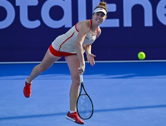 WTA, Tennis Damen QATAR OPEN TENNIS TOURNAMENT ROUND OF 64 Linda Noskova of Czech Republic competes in her round of 64 match against Donna Vekic of Croatia during the WTA Qatar TotalEnergies Open 2025 tennis tournament at the Khalifa International Tennis Complex in Doha, Qatar, on February 10, 2025. Copyright: xNOUSHADx