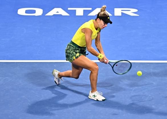 WTA, Tennis Damen QATAR OPEN TENNIS TOURNAMENT ROUND OF 64 McCartney Kessler of the United States competes in her round of 64 match against Ons Jabeur of Tunisia during the WTA Qatar TotalEnergies Open 2025 tennis tournament at the Khalifa International Tennis Complex in Doha, Qatar, on February 10, 2025. Copyright: xNOUSHADx