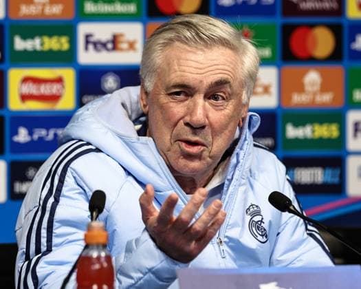 UEFA Champions League press conference, PK, Pressekonferenz Manchester City v Real Madrid Carlo Ancelotti manager of Real Madrid speaks to the press during the UEFA Champions League Press Conference Manchester City v Real Madrid at Etihad Stadium, Manchester, United Kingdom, 10th February 2025 (Photo by Mark Cosgrove News Images) Manchester Etihad Stadium Manchester United, ManU Kingdom Copyright: xMarkxCosgrove NewsxImagesx
