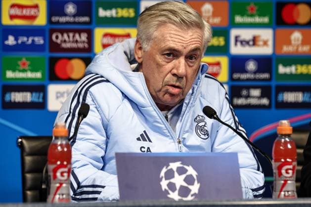 UEFA Champions League press conference, PK, Pressekonferenz Manchester City v Real Madrid Carlo Ancelotti manager of Real Madrid speaks to the press during the UEFA Champions League Press Conference Manchester City v Real Madrid at Etihad Stadium, Manchester, United Kingdom, 10th February 2025 (Photo by Mark Cosgrove News Images) Manchester Etihad Stadium Manchester United, ManU Kingdom Copyright: xMarkxCosgrove NewsxImagesx