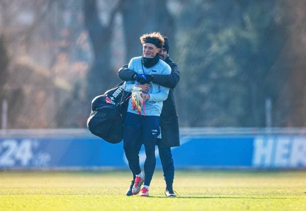 Fussball, Herren, Saison 2024 25, 2. Bundesliga, Hertha BSC, Training, v.l. Fabian Reese (Hertha BSC), Trainer Cristian Fiel (Hertha BSC), 11.02. 2025,