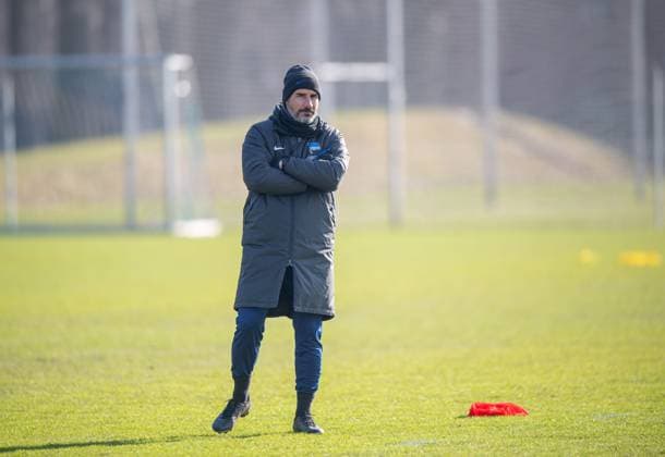 Fussball, Herren, Saison 2024 25, 2. Bundesliga, Hertha BSC, Training, Trainer Cristian Fiel (Hertha BSC), 11.02. 2025,