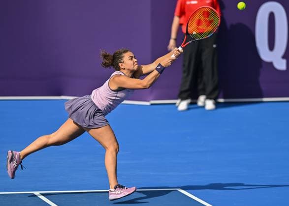 WTA, Tennis Damen QATAR OPEN TENNIS TOURNAMENT ROUND OF 32 Jasmine Paolini of Italy competes in her round of 32 match against Caroline Garcia of France during the WTA Qatar TotalEnergies Open 2025 tennis tournament at the Khalifa International Tennis Complex in Doha, Qatar, on February 11, 2025. Copyright: xNOUSHADx