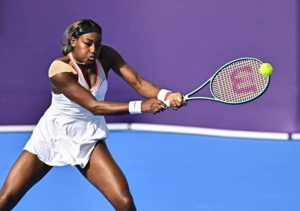 WTA, Tennis Damen QATAR OPEN TENNIS TOURNAMENT ROUND OF 32 Alycia Parks of the United States competes in her round of 32 match against Sofia Kenin of the United States during the WTA Qatar TotalEnergies Open 2025 tennis tournament at the Khalifa International Tennis Complex in Doha, Qatar, on February 11, 2025. Copyright: xNOUSHADx