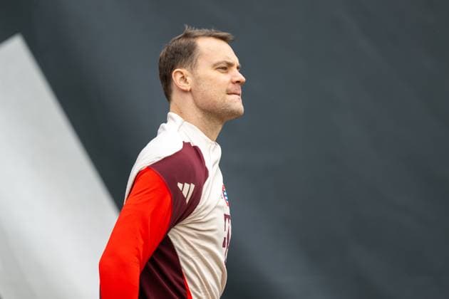 Manuel Neuer 1 (FC Bayern Muenchen), Abschlusstraining vor dem UEFA Champions League-Spiel gegen Celtic Glasgow, Saison 2024 2025 an der Saebener Strasse. 11.02.2025 DFB regulations prohibit any use of photographs as image sequences and or quasi-video Muenchen Bayern Deutschland