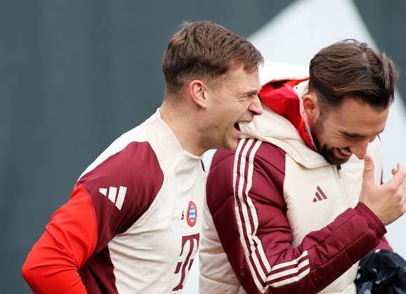 Fussball, Herren, Saison 2024 2025, FC Bayern München, Abschlusstraining, Training, Champions League Joshua Kimmich (FC Bayern München) muss lachen, lacht