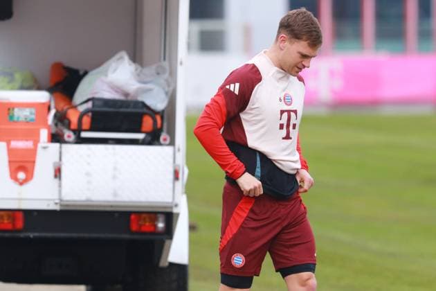 6 Joshua Kimmich, Portraet, Portrait, kommt aus der Kabine, Fussball Abschlusstraining - FC Bayern München vor UEFA Champions League-Spiel vs. Celtic Glasgow 11.02.2025 Trainingsgelände, Säbenerstr. FOTO: Mladen Lackovic LakoPress