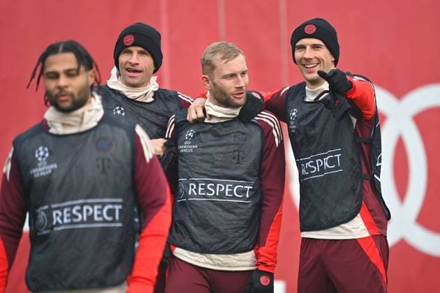 v.re.LEON GORETZKA (BAYERN MUENCHEN), KONRAD LAIMER (BAYERN MUENCHEN), Thomas MUELLER (MÜLLER,Bayern Muenchen), Serge GNABRY (FC Bayern Muenchen). Abschlusstraining,Training. Fussball Champions League:Abschlussttraining vor dem Play Off Spiel Celtic FC - FC Bayern Muenchen am 11.02.2025 in Muenchen,