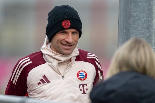 Thomas Mueller 25 (FC Bayern Muenchen), Abschlusstraining vor dem UEFA Champions League-Spiel gegen Celtic Glasgow, Saison 2024 2025 an der Saebener Strasse. 11.02.2025 DFB regulations prohibit any use of photographs as image sequences and or quasi-video Muenchen Bayern Deutschland