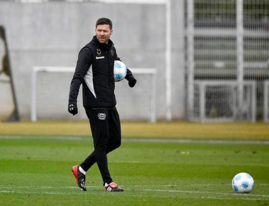 11.02.2025, xophax, Fussball , Bayer 04 Leverkusen Training, Trainingswoche vor dem Top-Spiel gegen Bayer München Trainer Xabi Alonso (DFL DFB REGULATIONS PROHIBIT ANY USE OF PHOTOGRAPHS as IMAGE SEQUENCES and or QUASI-VIDEO) Leverkusen