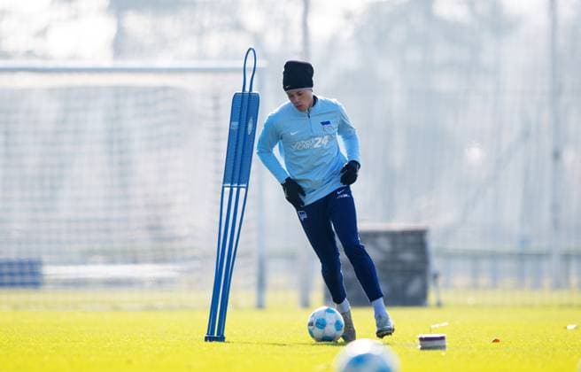 Fussball, Herren, Saison 2024 25, 2. Bundesliga, Hertha BSC, Training, Derry Scherhant (Hertha BSC), 11.02. 2025,