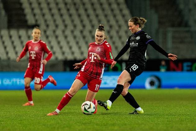 GOOGLE PIXEL Frauen Bundesliga, SGS Essen - 1. FC Köln; 11.02.2025 Zweikampf Alena Bienz (1. FC Köln, 11), Lena Ostermeier (SGS Essen, 18) GOOGLE PIXEL Frauen Bundesliga, SGS Essen - 1. FC Köln, Essen, Stadion an der Hafenstrasse am 11.02.2025 DFB REGULATIONS PROHIBIT ANY USE OF PHOTOGRAPHS AS IMAGE SEQUENCES AND OR QUASI-VIDEO. Copyright: xBEAUTIFULxSPORTS Wunderlx