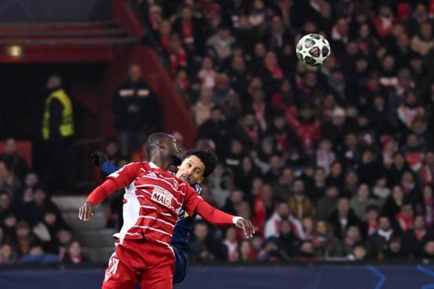 FOOTBALL : Brest vs PSG - Ligue des Champions - 11 02 2025 Abdallah Sima ( 17 - Brest ) and Marquinhos ( 5 - PSG ) during the UEFA Champions League match between Stade Brestois 29 and Paris Saint Germain at Stade de Roudourou on February 11, 2025 in Guingamp, France. ( Photo by Dante Badano PsnewZ ) - GuingampFrance  Copyright: xDantexBadanox