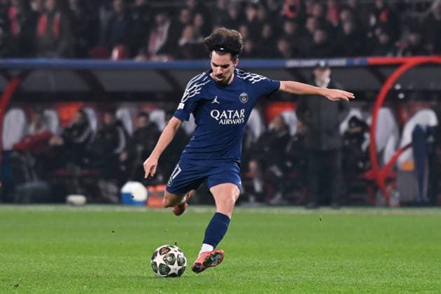 FOOTBALL : Brest vs PSG - Ligue des Champions - 11 02 2025 Vitinha Vitor Machado ( 17 - PSG ) during the UEFA Champions League match between Stade Brestois 29 and Paris Saint Germain at Stade de Roudourou on February 11, 2025 in Guingamp, France. ( Photo by Dante Badano PsnewZ ) - GuingampFrance  Copyright: xDantexBadanox