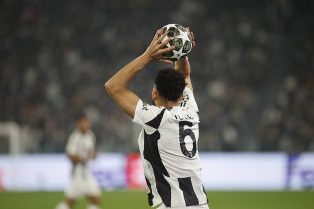 Lloyd Kelly of Juventus FC during the ÂßUefa Champions League first leg play offâ??s, football match between Juventus FC and PSV Eindhoven. On 11 February 2025 at Allianz Stadium, Turin, Italy. Photo Nderim Kaceli.  Copyright: xNderimxKaceli IPAxSportx xipa-agency.netx xx IPA_53943389 IPA_Agency_IPA53943389