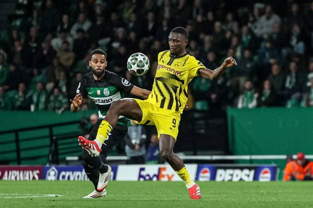 Lisbon, Portugal, February 11th,2025: Guirassy (9 Borussia Dortmund) and St Juste (3 Sporting CP) in action fighting for the ball during the UEFA Champions League football match between Sporting CP vs Borussia Dortmund at Estadio Jose Alvalade, Lisbon on February 11, 2025 (Joao Bravo SPP) Copyright: xJoaoxBravoxx xSPPx spp-en-JoBr-JBF-0638