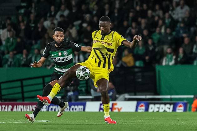 Lisbon, Portugal, February 11th,2025: Guirassy (9 Borussia Dortmund) and St Juste (3 Sporting CP) in action fighting for the ball during the UEFA Champions League football match between Sporting CP vs Borussia Dortmund at Estadio Jose Alvalade, Lisbon on February 11, 2025 (Joao Bravo SPP) Copyright: xJoaoxBravoxx xSPPx spp-en-JoBr-JBF-0639