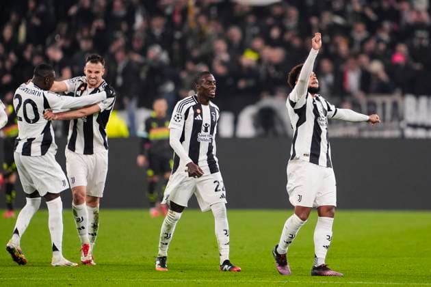 Juventus& x2019; Weston McKennie celebrates after scoring the 1-0 goal for his team during the Uefa Champions League soccer match between Juventus Fc and PSV Eindhoven at the Juventus stadium in Turin, Playoff - north west Italy - February 11, 2025. - Soccer .  Copyright: xFabioxFerrari LaPressex