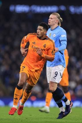 Football - UEFA Champions League - Knockout Play-Off (1st Leg) - Manchester City v Real Madrid 11th February 2025 - UEFA Champions League - Knockout Play-Off (1st Leg) - Manchester City v Real Madrid - Jude Bellingham of Real Madrid and Erling Haaland of Manchester City - Photo: Simon Stacpoole Offside. Manchester UK Copyright: xSimonxStacpoolexOffside