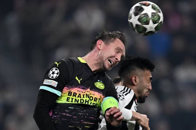 Db Torino 11 02 2025 - Champions League Juventus-PSV Eindhoven foto Daniele Buffa Image nella foto: Luuk de Jong-Nicolas Gonzalez 