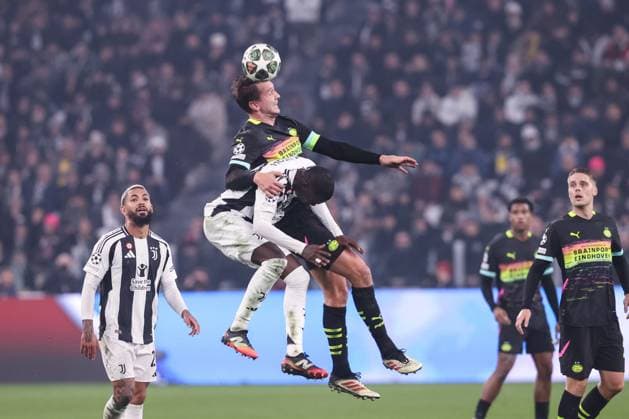 TURIN, ITALY - FEBRUARY 11: Luuk de Jong of PSV C) in action during the UEFA Champions League 2024 25 League Knockout Play-off first leg match between Juventus and PSV at Juventus Stadium on February 11, 2025 in Turin, Italy. Turin Juventus Stadium Italy Copyright: xJustPictures.ch LuigixRizzox jp-en-EuSpIm-AN0I0996-20250108