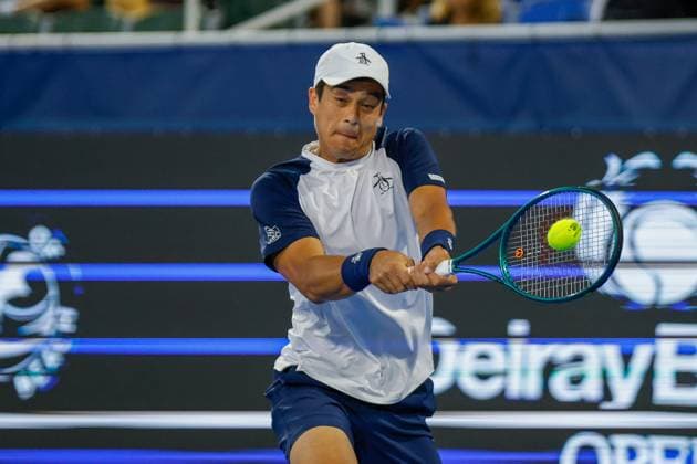 DELRAY BEACH, FL - FEBRUARY 11: Mackenzie McDonald in action during R32 against Kei Nishikori at the Delray Beach Open on Tuesday February 11, 2025, at the Delray Beach Stadium & Tennis Center in Delray Beach, Florida.(Photo by Chris Arjoon Icon Sportswire) TENNIS: FEB 11 Delray Beach Open EDITORIAL USE ONLY Icon25021100102