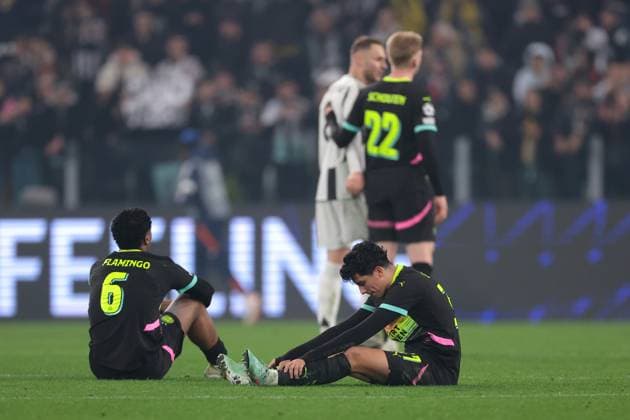 Turin, Italy, 11th February 2025. Ryan Flamingo and Richard Ledezma of PSV Eindhoven reacts as team mate Jerdy Schouten salutes Teun Koopmeiners of Juventus following the final whistle of the UEFA Champions League match at Allianz Stadium, Turin. Picture credit should read: Jonathan Moscrop Sportimage EDITORIAL USE ONLY. No use with unauthorised audio, video, data, fixture lists, club league logos or live services. Online in-match use limited to 120 images, no video emulation. No use in betting, games or single club league player publications. SPI_124_JM_JUVE_PSV_UCL SPI-3661-0118