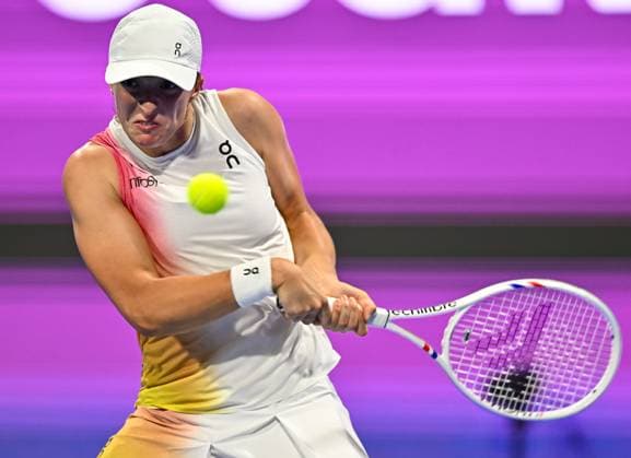QATAR TOTALENERGIES OPEN - DAY FOUR Iga Swiatek of Poland competes in her round of 16 match Linda Noskova of Czech Republic during the WTA, Tennis Damen Qatar TotalEnergies Open 2025 tennis tournament at the Khalifa International Tennis Complex in Doha, Qatar, on February 12, 2025. Copyright: xNOUSHADx