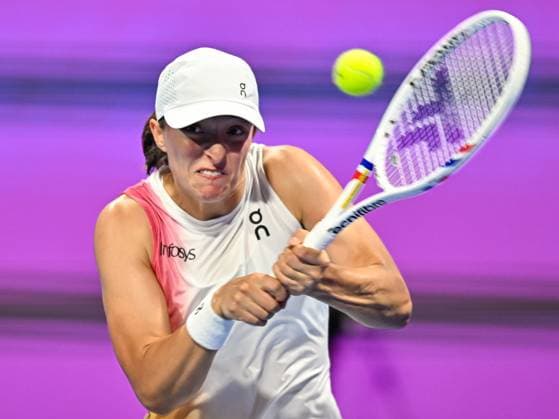 QATAR TOTALENERGIES OPEN - DAY FOUR Iga Swiatek of Poland competes in her round of 16 match Linda Noskova of Czech Republic during the WTA, Tennis Damen Qatar TotalEnergies Open 2025 tennis tournament at the Khalifa International Tennis Complex in Doha, Qatar, on February 12, 2025. Copyright: xNOUSHADx