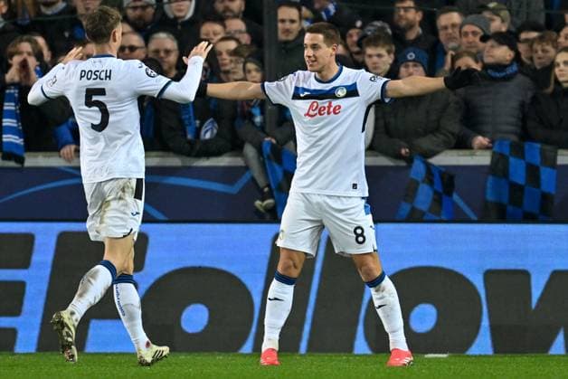 250212 Champions League Knock Out Club Brugge vs Atalanta Mario Pasalic (8) of Atalanta celebrates after scoring the 1-1 equalizer goal during a soccer game between Belgian Club Brugge KV and Italian Atalanta Bergamo in the UEFA Champions League Knockout phase play-offs leg 1 of the 2024-25 season, on Wednesday 12 February 2025 in Brugge , Belgium . photo Isosport David Catry Brugge Belgium  Copyright: xDavidxCatryx 20250212DC2_0633
