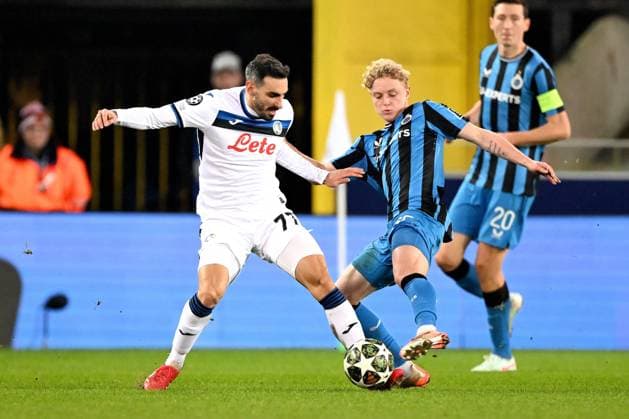 BRUGGE - (l-r) Davide Zappacosta of Atalanta BC, Joaquin Seys of Club Brugge KV during the UEFA Champions League playoff match between Club Brugge and Atalanta BC at Jan Breydel Stadium on Feb. 12, 2025 in Bruges, Belgium. ANP Hollandse Hoogte UEFA Champions League 2024 25 League Knockout Play-off First Leg 2024 25 xVIxANPxSportx xGerritxvanxKeulenxIVx 519813972 originalFilename: 519813972.jpg