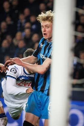 Club s Joaquin Seys pictured in action during a soccer game between Belgian soccer team Club Brugge KV and Italian club Atalanta Bergamo, on Wednesday 12 February 2025 in Brugge, in the first leg of the Knockout phase play-offs of the UEFA Champions League competition. KURTxDESPLENTER  x112325006x