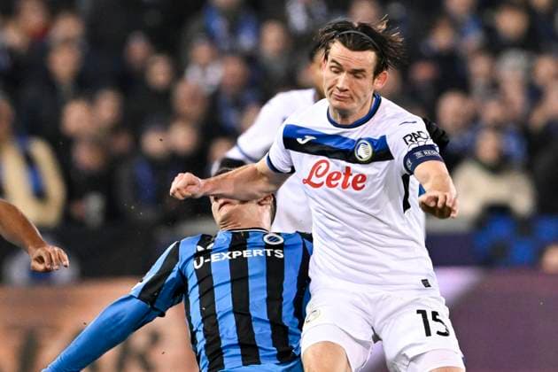 Club Brugge v Atalanta - UEFA Champions League BRUGGE, BELGIUM - FEBRUARY 12 : Tzolis Christos forward of Club Brugge and de Roon Marten midfielder of Atalanta in action in action during the UEFA Champions League 2024 25 knockout phase play-off match first round between Club Brugge and Atalanta on February 12, 2025 in Brugge, Belgium, 12 02 2025 Brugge Belgium  Copyright: xDhax