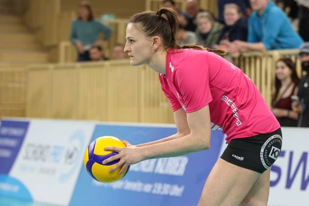 Wiesbaden, Deutschland 12. Februar 2025: 1. VBL - Frauen - 2024 2025 - VC Wiesbaden vs. Allianz MTV Stuttgart Im Bild: Nina Herelova (VC Wiesbaden, 12), Halle am Platz der deutschen Ein Berlin Copyright: xFotostandx xUlrichxScherbaumx